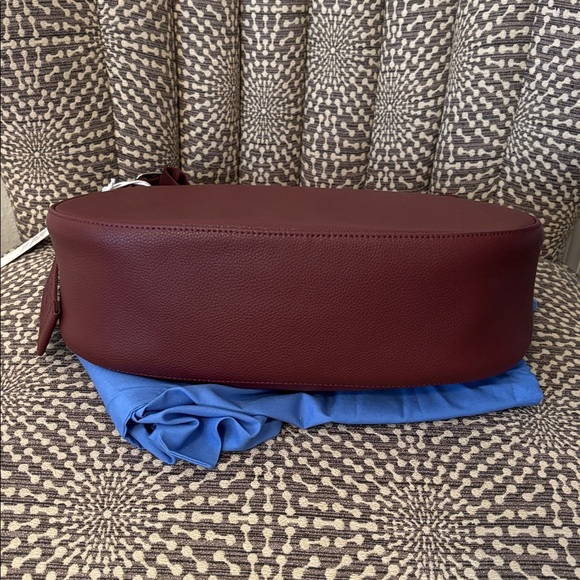BAGGU Medium Recycled Leather Crescent Shoulder Bag Mahogany Burgundy NWT - Picture 11 of 14